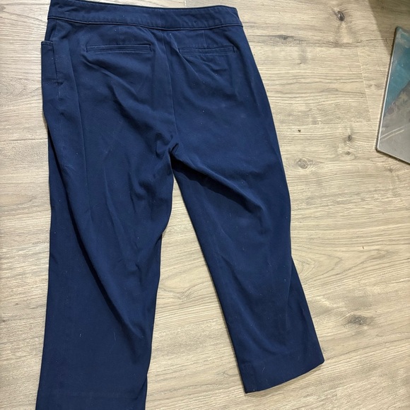 Chaps Women’s Sz 8 Navy Blue Capri Pants Stretch Slimming Classic Preppy - Picture 6 of 6